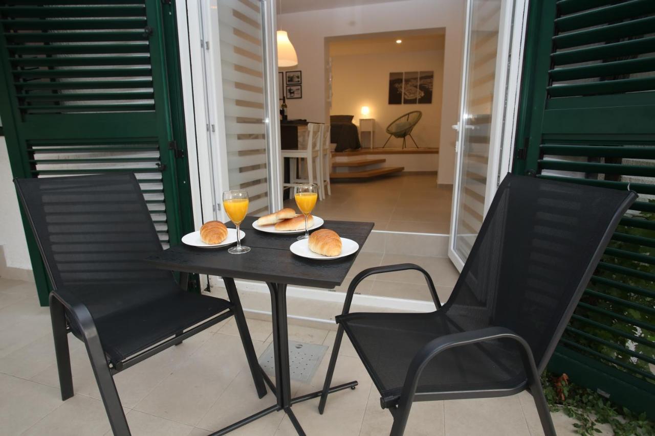Apartmani Tri Bunje Tribunj  Exterior photo