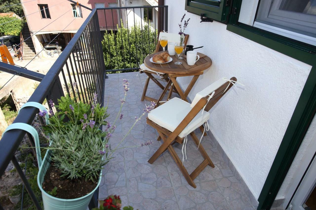 Apartmani Tri Bunje Tribunj  Exterior photo