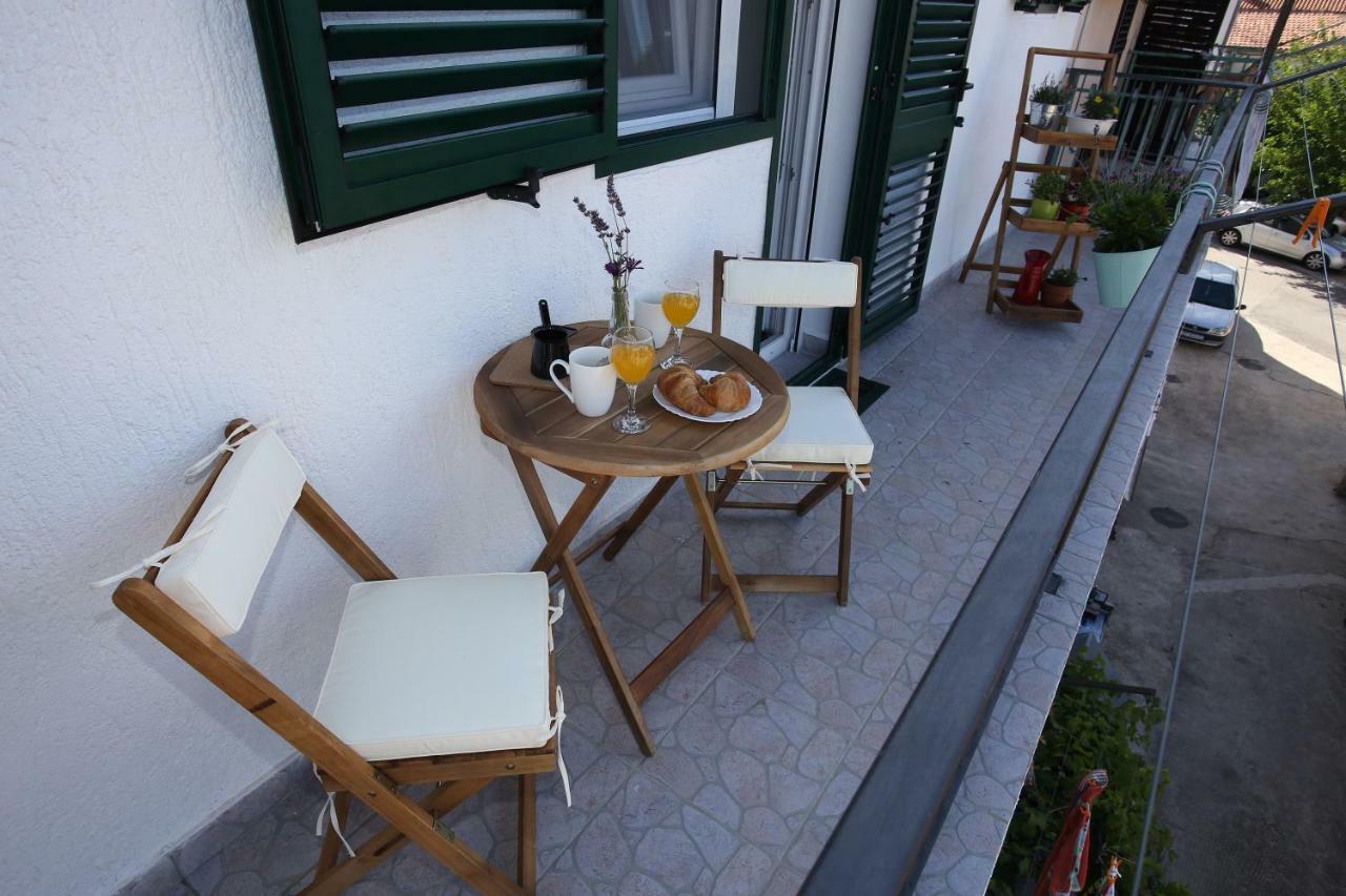 Apartmani Tri Bunje Tribunj  Exterior photo