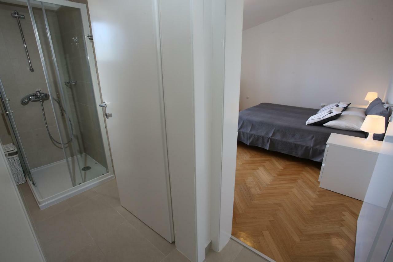 Apartmani Tri Bunje Tribunj  Exterior photo